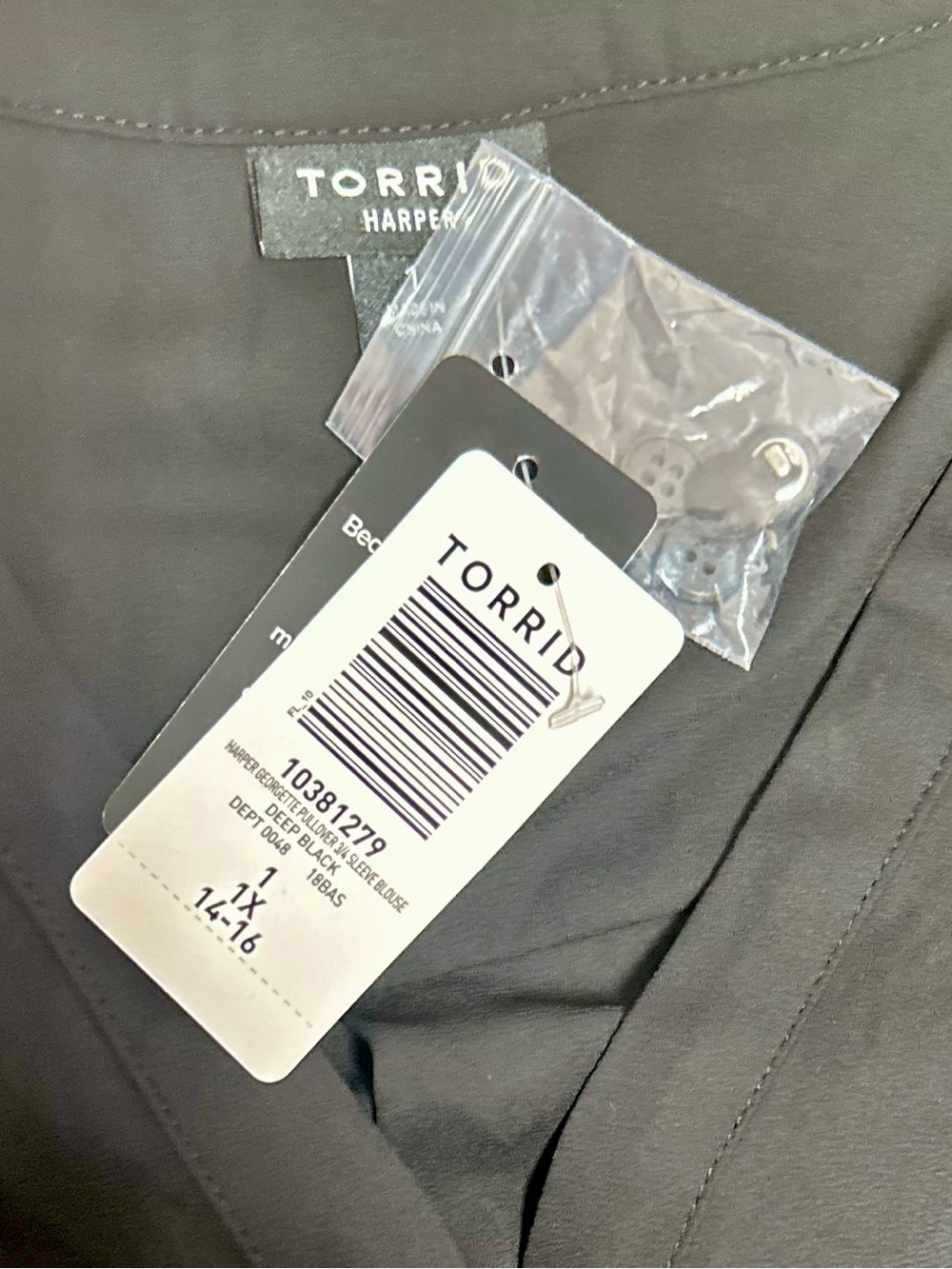 Torrid Harper Black V-Neck Roll Sleeve Blouse 1X NWT Work Wear Office Top - Picture 4 of 5